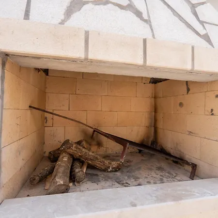 S Bazenom Iva Apartman *