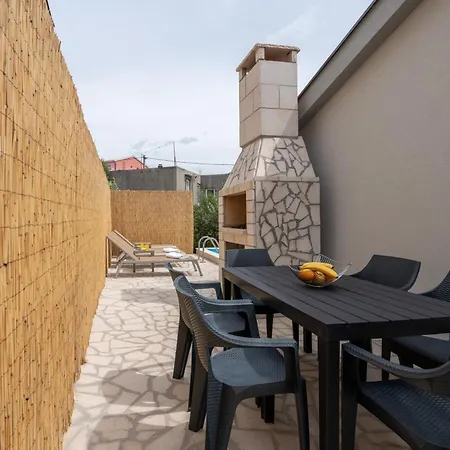 S Bazenom Iva Apartman Neum