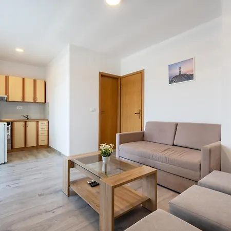 S Bazenom Iva Apartman